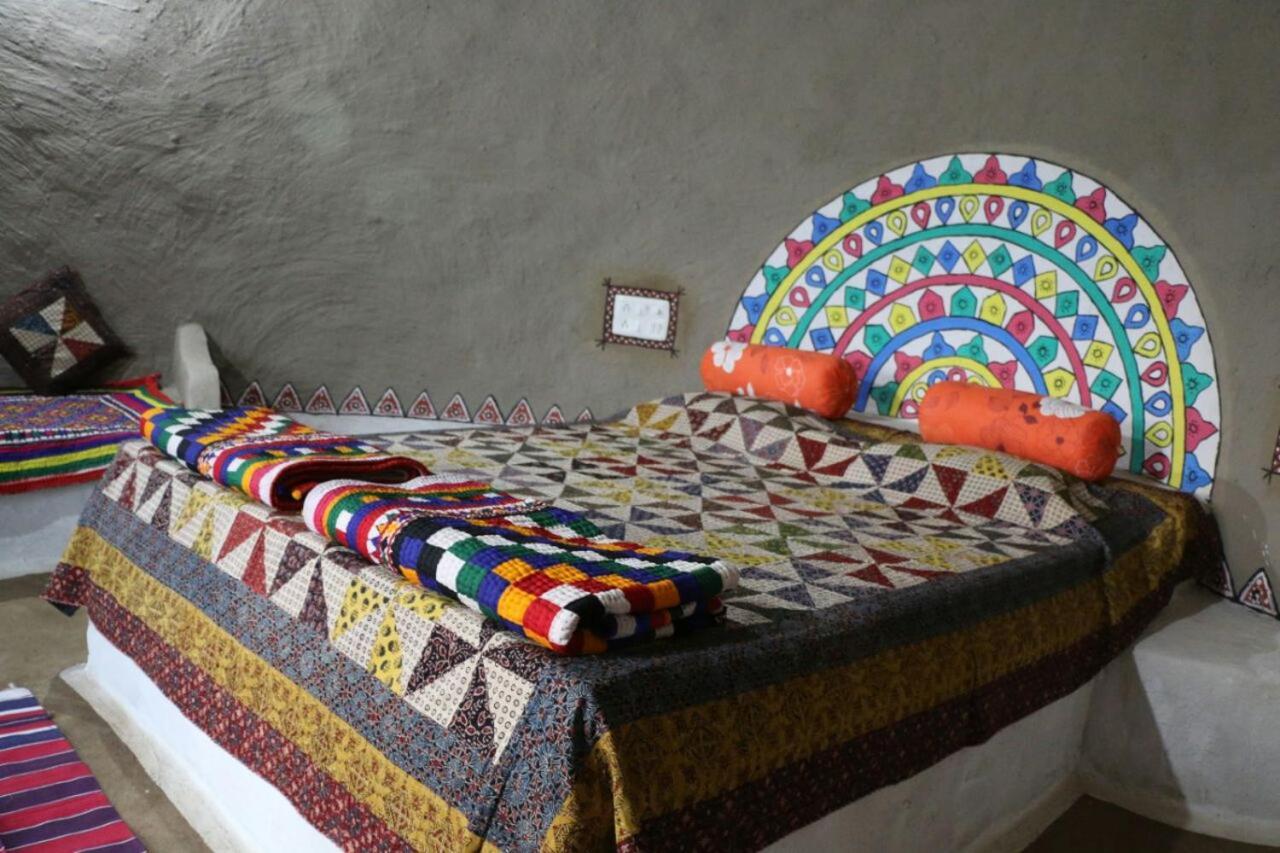 Bherandiāla Banni Village Resort - Rann Of Kutch מראה חיצוני תמונה