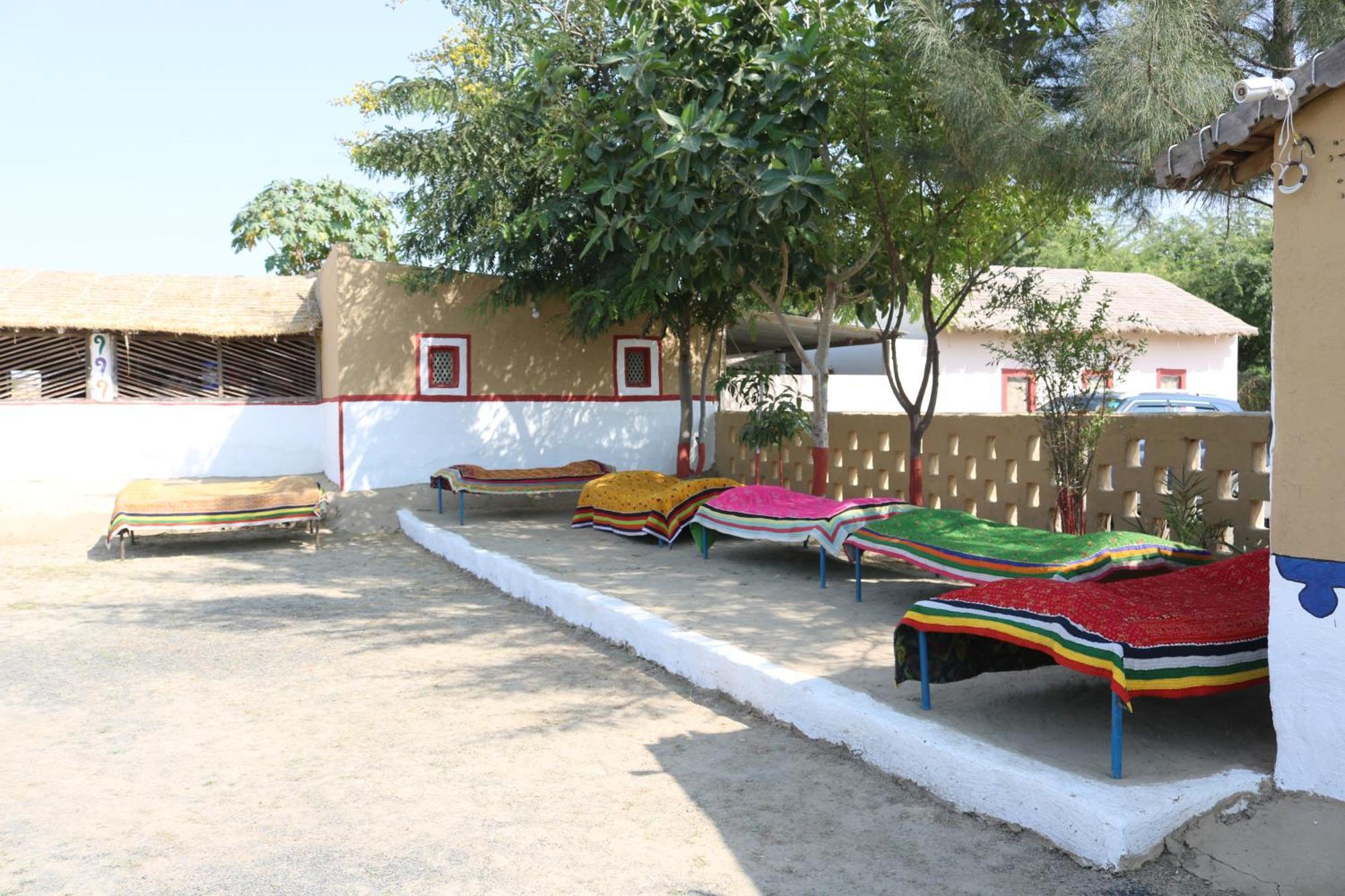 Bherandiāla Banni Village Resort - Rann Of Kutch מראה חיצוני תמונה
