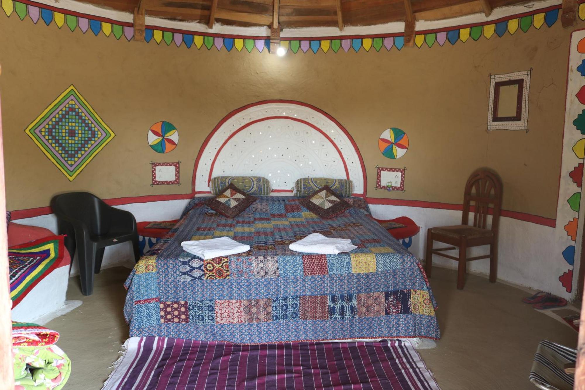 Bherandiāla Banni Village Resort - Rann Of Kutch מראה חיצוני תמונה