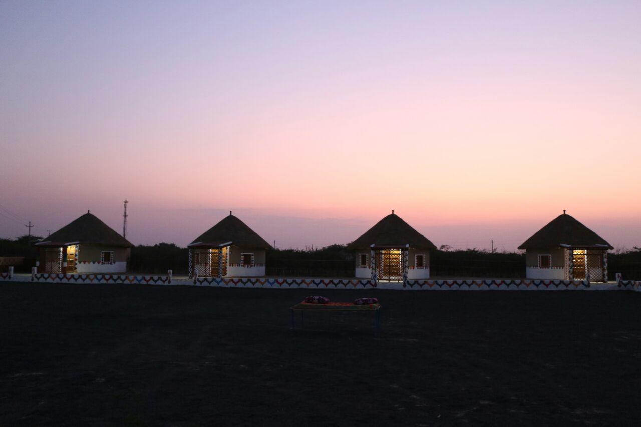Bherandiāla Banni Village Resort - Rann Of Kutch מראה חיצוני תמונה