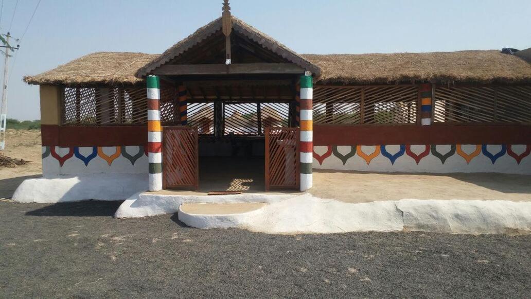 Bherandiāla Banni Village Resort - Rann Of Kutch מראה חיצוני תמונה
