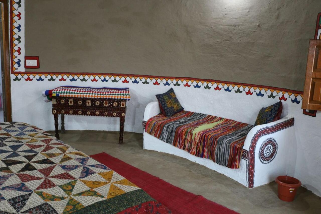 Bherandiāla Banni Village Resort - Rann Of Kutch מראה חיצוני תמונה