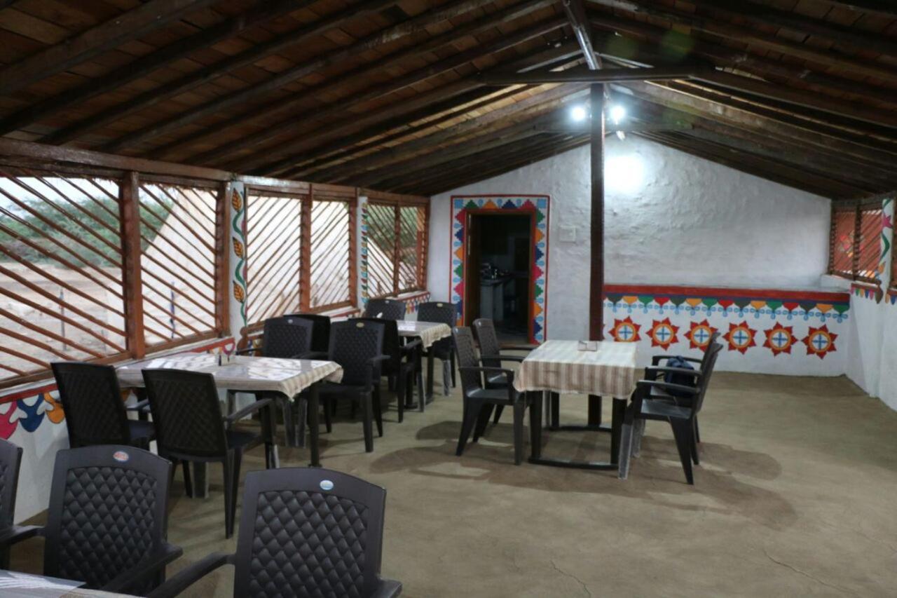 Bherandiāla Banni Village Resort - Rann Of Kutch מראה חיצוני תמונה